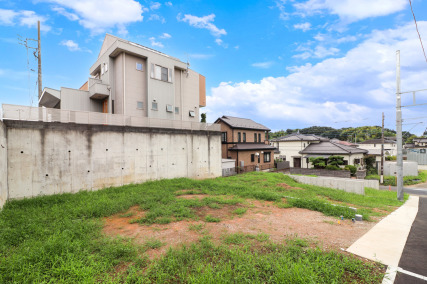 伊勢原市岡崎3区画